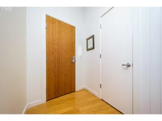 Photo #5: 22058879 Listing