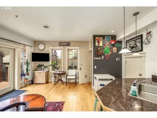 Photo #4: 22058930 Listing 