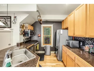 Photo #5: 22058930 Listing 