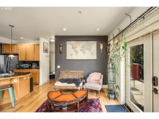 Photo #6: 22058930 Listing 