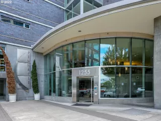 Photo #2: 22059047 Listing