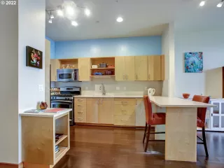 Photo #6: 22059047 Listing