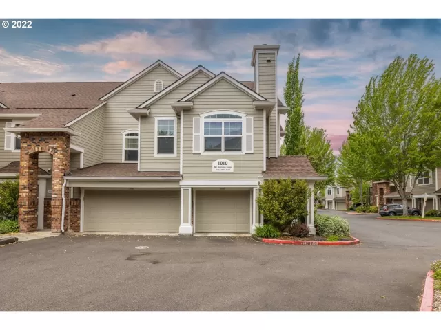 MLS: 22059297 Condo For Sale