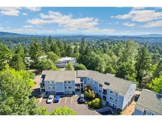 Photo #6: 22060074 Listing