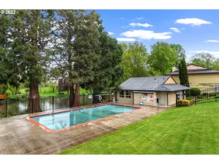 Photo #5: 22060680 Listing 