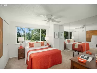 Photo #4: 22063117 Listing