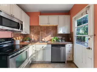 Photo #2: 22063439 Listing