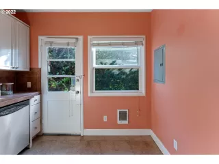 Photo #3: 22063439 Listing