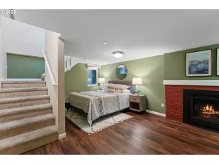 Photo #6: 22063439 Listing