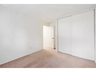 Photo #5: 22064954 Listing