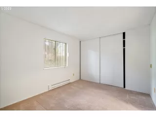 Photo #6: 22064954 Listing