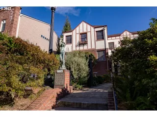 Photo #2: 22066392 Listing