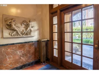 Photo #3: 22066392 Listing