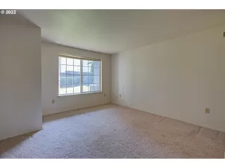 Photo #3: 22068500 Listing 