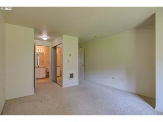 Photo #4: 22068500 Listing 