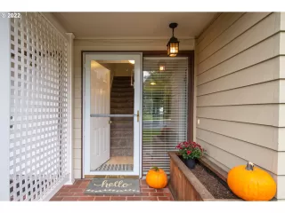 Photo #4: 22068909 Listing