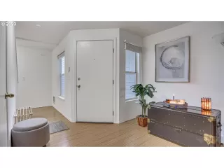 Photo #4: 22069344 Listing