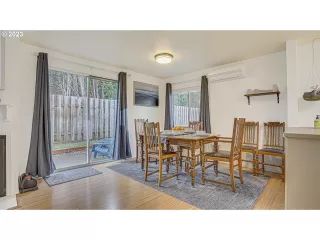 Photo #5: 22069344 Listing