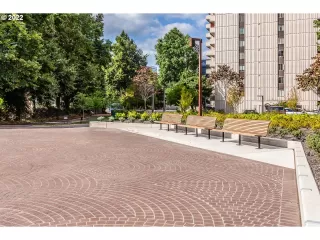 Photo #5: 22069599 Listing