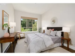 Photo #6: 22070555 Listing