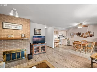 Photo #3: 22071504 Listing 
