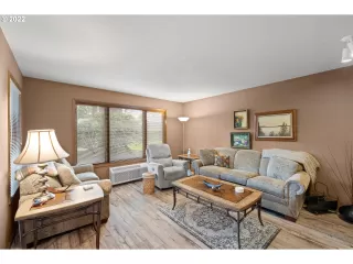 Photo #4: 22071504 Listing 
