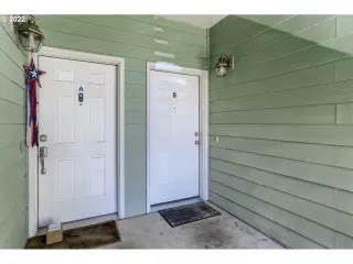 Photo #2: 22071805 Listing