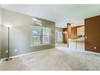 Photo #3: 22071805 Listing