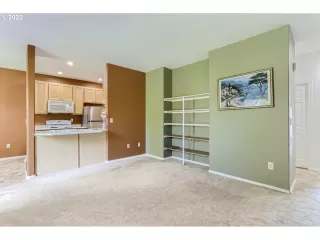 Photo #4: 22071805 Listing