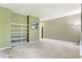 Photo #5: 22071805 Listing