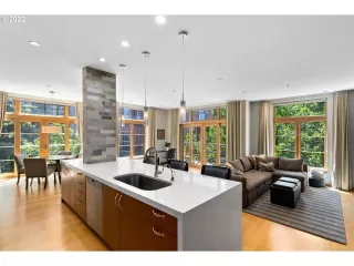 Photo #4: 22072026 Listing