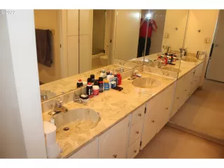 Photo #5: 22072466 Listing 