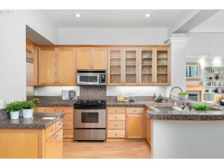 Photo #6: 22072646 Listing