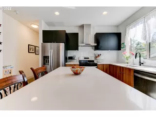 Photo #2: 22073844 Listing