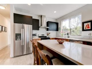 Photo #3: 22073844 Listing