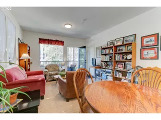 Photo #4: 22073844 Listing