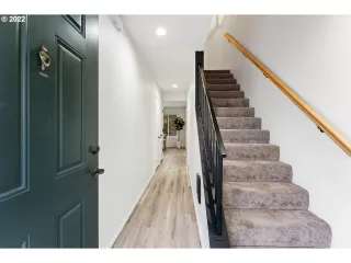 Photo #2: 22073943 Listing 