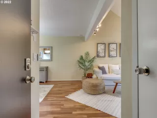 Photo #1: 22073978 Listing