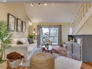 Photo #2: 22073978 Listing