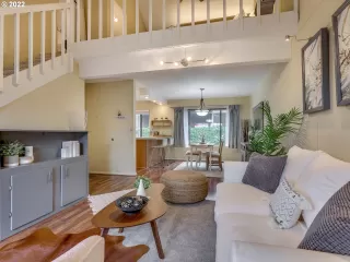 Photo #4: 22073978 Listing