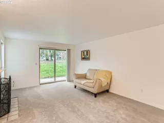 Photo #5: 22074080 Listing 