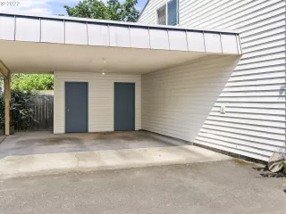 Photo #5: 22074561 Listing