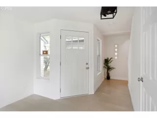 Photo #4: 22074818 Listing