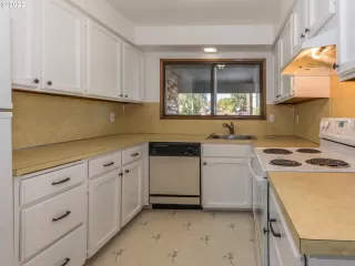 Photo #1: 22074879 Listing