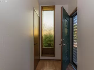 Photo #5: 22074879 Listing