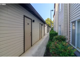 Photo #2: 22074969 Listing 