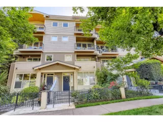 Photo #1: 22075491 Listing