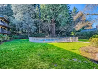 Photo #3: 22075621 Listing