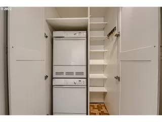 Photo #6: 22075621 Listing