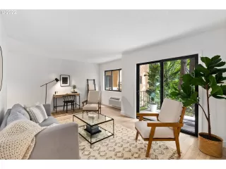 Photo #3: 22076014 Listing